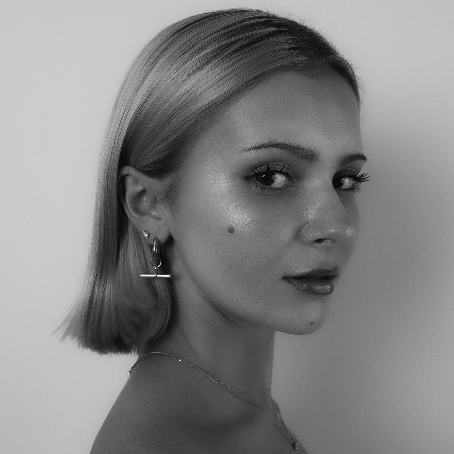Amira Hoops